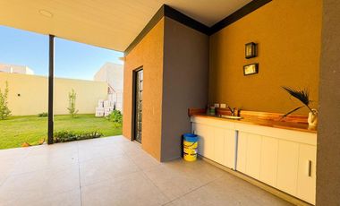 CASA 1 DORMITORIO VENTA ALVEAR CON PATIO