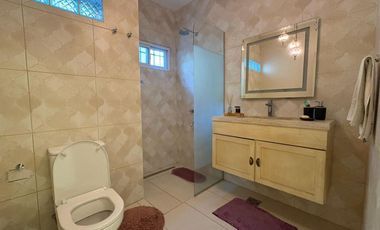 CASA 1 DORMITORIO VENTA ALVEAR CON PATIO
