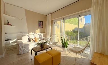 CASA 1 DORMITORIO VENTA ALVEAR CON PATIO