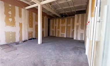 Arriendo Local en Centro Comercial, Santiago Centro