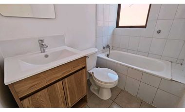 Venta casa remodelada Capilla Las Nieves III en Calle Larga
