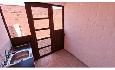 Venta casa remodelada Capilla Las Nieves III en Calle Larga