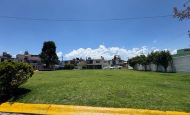 Casa en renta condominio sobre Ave. Tecnologico  con vigilancia en Metepec entre Tollocan y Las Torres