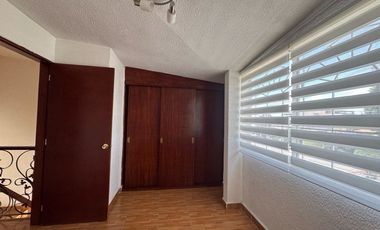 Casa en renta condominio sobre Ave. Tecnologico  con vigilancia en Metepec entre Tollocan y Las Torres