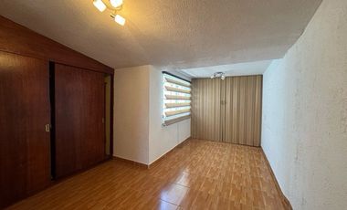 Casa en renta condominio sobre Ave. Tecnologico  con vigilancia en Metepec entre Tollocan y Las Torres