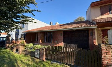 VENTA CASA 4 AMBIENTES 3 CUADRAS DEL MAR S. CLARA