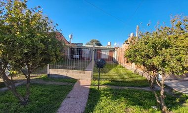 VENTA CASA 3 AMBIENTES CON PATIO Y GARAGE. EZEIZA
