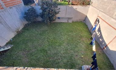 VENTA CASA 3 AMBIENTES CON PATIO Y GARAGE. EZEIZA