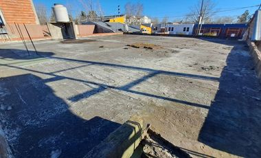 VENTA CASA 3 AMBIENTES CON PATIO Y GARAGE. EZEIZA