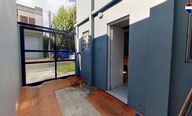 CASA EN VENTA QUILMES 6 AMBIENTES EN 2 PLANTAS