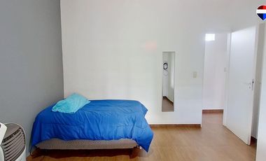 CASA EN VENTA QUILMES 6 AMBIENTES EN 2 PLANTAS