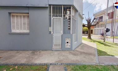 CASA EN VENTA QUILMES 6 AMBIENTES EN 2 PLANTAS