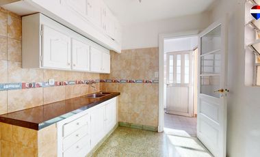CASA EN VENTA FLORENCIO VARELA 6 AMBIENTES
