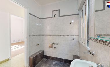CASA EN VENTA FLORENCIO VARELA 6 AMBIENTES