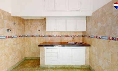 CASA EN VENTA FLORENCIO VARELA 6 AMBIENTES