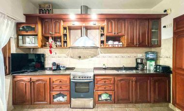 venta casa en olivos 4 ambientes  OPORTUNIDAD