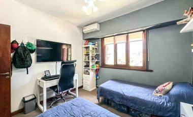 venta casa en olivos 4 ambientes  OPORTUNIDAD