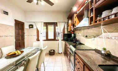 venta casa en olivos 4 ambientes  OPORTUNIDAD