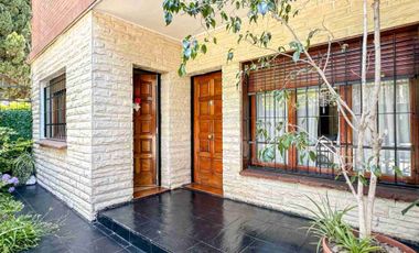 venta casa en olivos 4 ambientes  OPORTUNIDAD