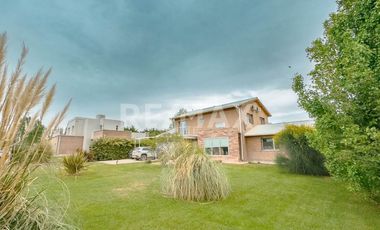 VENTA CASA B* LOS OLIVOS 4 DORMITORIOS CENTENARIO