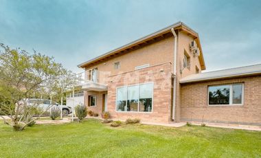 VENTA CASA B* LOS OLIVOS 4 DORMITORIOS CENTENARIO