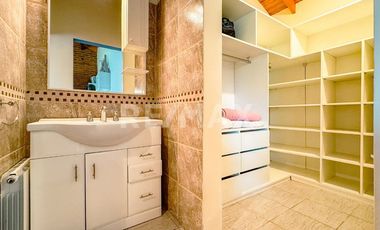 VENTA CASA B* LOS OLIVOS 4 DORMITORIOS CENTENARIO