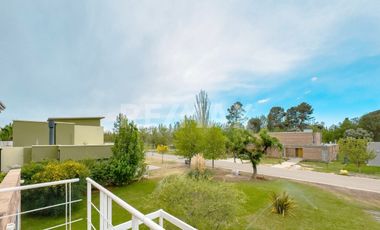 VENTA CASA B* LOS OLIVOS 4 DORMITORIOS CENTENARIO