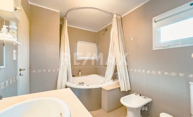 VENTA CASA B* LOS OLIVOS 4 DORMITORIOS CENTENARIO