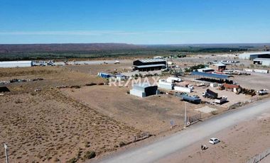 ALQUILER DE 5000 M2 EN PARQUE INDUSTRIAL DE AÑELO