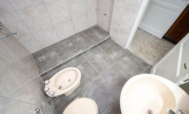 ALQUILER DE CASA EN PLANTA ALTA