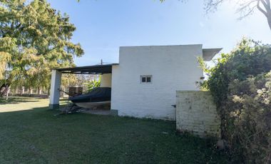 Casa con salida al río en Arroyo Leyes | Venta