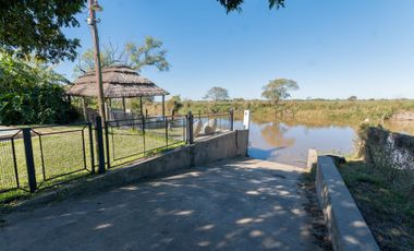 Casa con salida al río en Arroyo Leyes | Venta