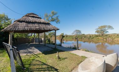 Casa con salida al río en Arroyo Leyes | Venta