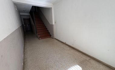 SE VENDE COMPLEJO DE DPTOS CON COCHERAS