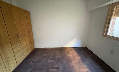 SE VENDE COMPLEJO DE DPTOS CON COCHERAS