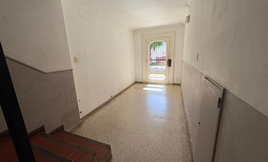 SE VENDE COMPLEJO DE DPTOS CON COCHERAS