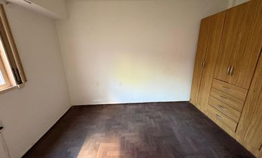 SE VENDE COMPLEJO DE DPTOS CON COCHERAS