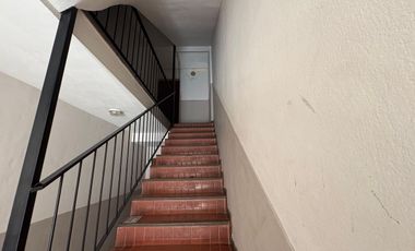 SE VENDE COMPLEJO DE DPTOS CON COCHERAS