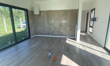 VENTA CASA EN BARRIO PORTAL DEL LEYES/CONSTRUCCION