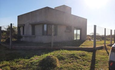 VENTA CASA EN BARRIO PORTAL DEL LEYES/CONSTRUCCION