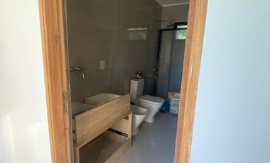 VENTA CASA EN BARRIO PORTAL DEL LEYES/CONSTRUCCION