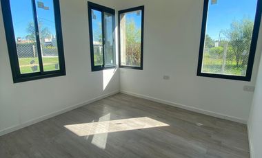 VENTA CASA EN BARRIO PORTAL DEL LEYES/CONSTRUCCION