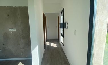 VENTA CASA EN BARRIO PORTAL DEL LEYES/CONSTRUCCION