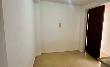 VENTA CASA 3 AMBIENTES CON JARDIN QUILMES