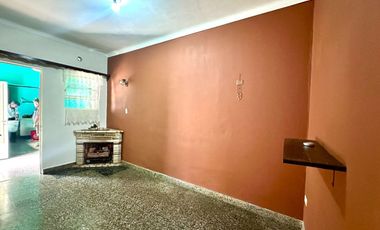 VENTA CASA 3 AMBIENTES CON JARDIN QUILMES