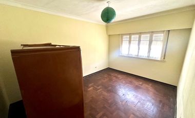 VENTA CASA 3 AMBIENTES CON JARDIN QUILMES