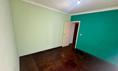 VENTA CASA 3 AMBIENTES CON JARDIN QUILMES