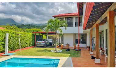 MAAT vende Casa Campestre, Guaduas-El Vallado, 463m2 $980Millones