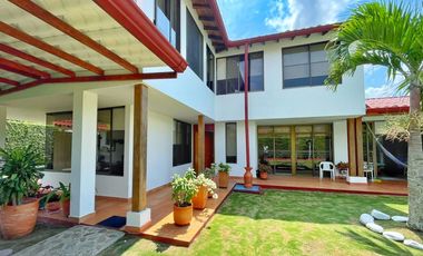 MAAT vende Casa Campestre, Guaduas-El Vallado, 463m2 $980Millones