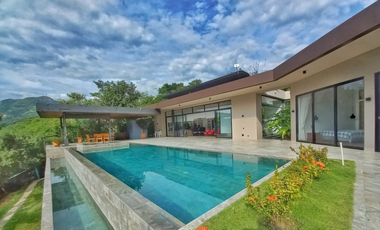 MAAT Vende Casa campestre-Villeta 4.810m2 $2.800Millones